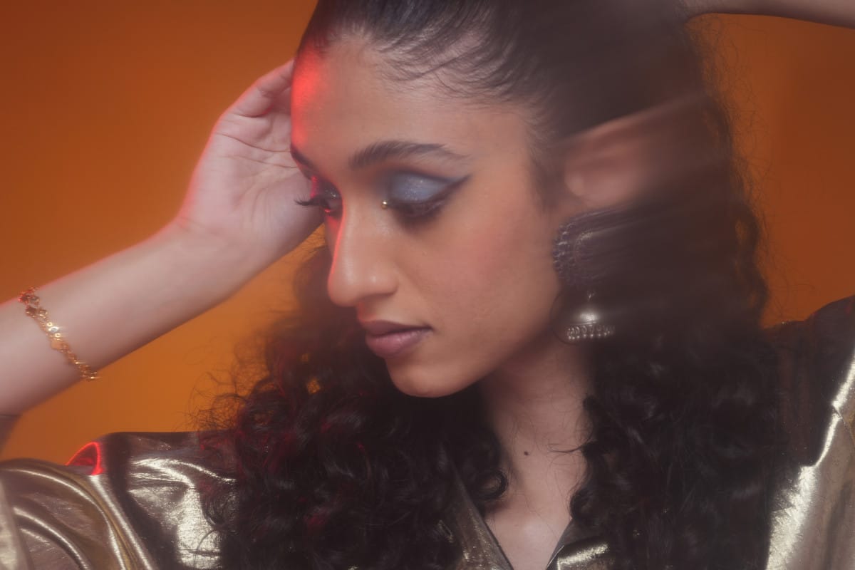 Index Image https://i.postimg.cc/kMH84mkt/Diwali-Dream-Beauty-5329-59-copy.jpg